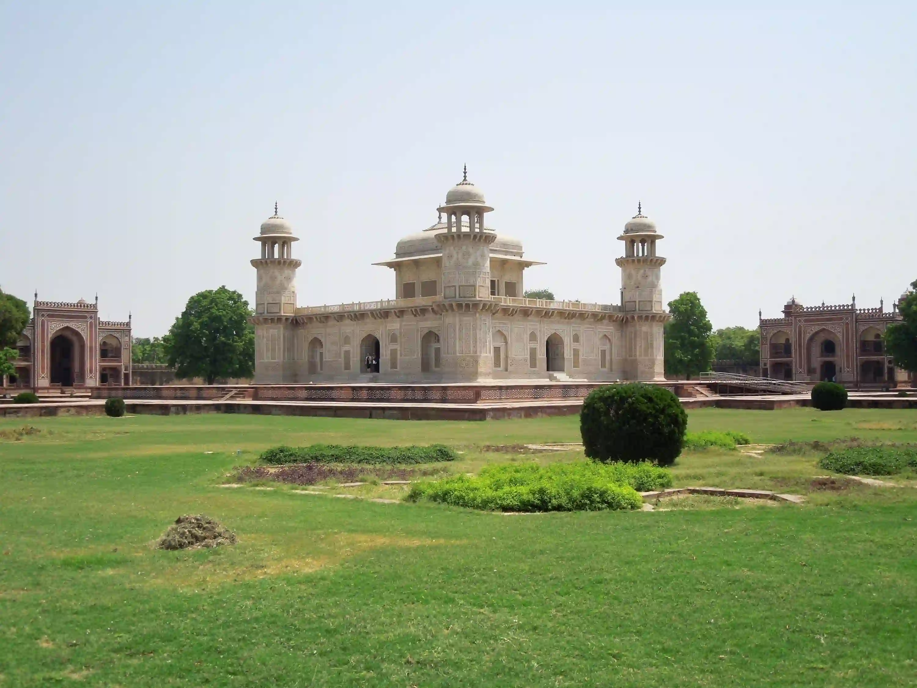 Taj Mahal and Agra Fort Tour by Car from Delhi